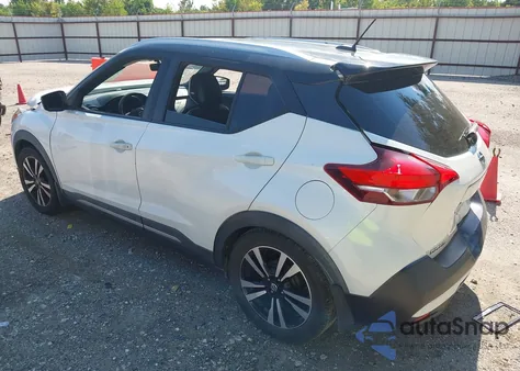 2018 Nissan Kicks Sr z USA, uszkodzony, nr VIN 3N1CP5CUXJL528351